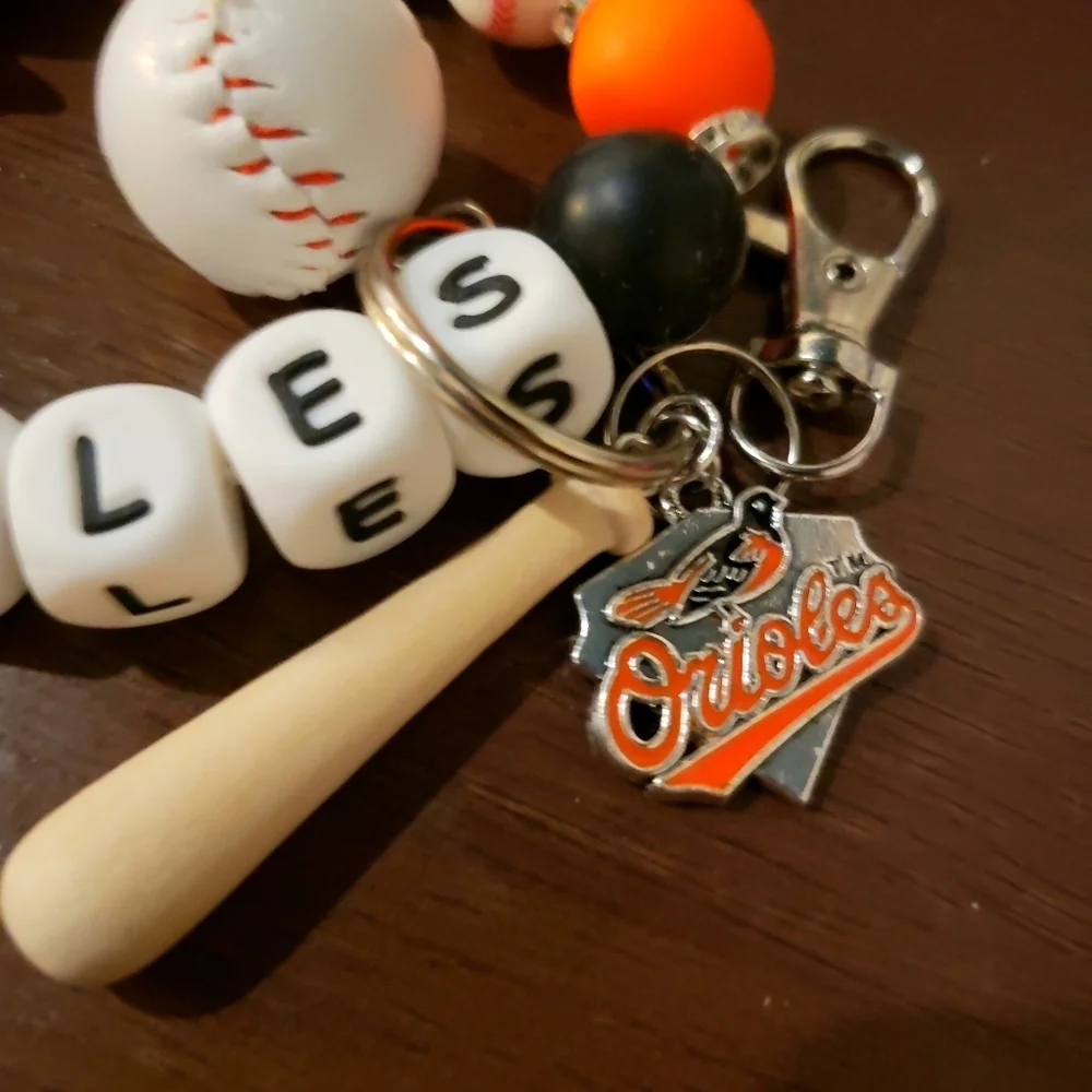 Handmade Orioles Beaded Silicone Focal Bead Wristlet Keychain Bracelet